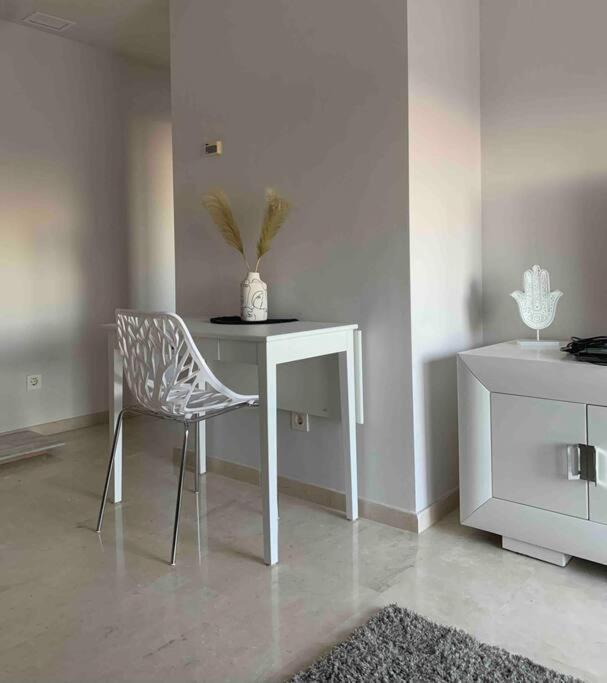 Penthouse Seaview And Golf Valle Romano Estepona Exterior photo